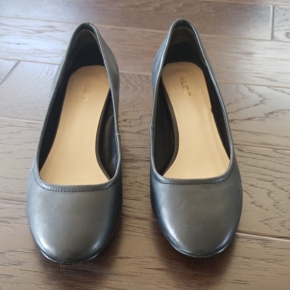 Shoes - Picture 2 of 4